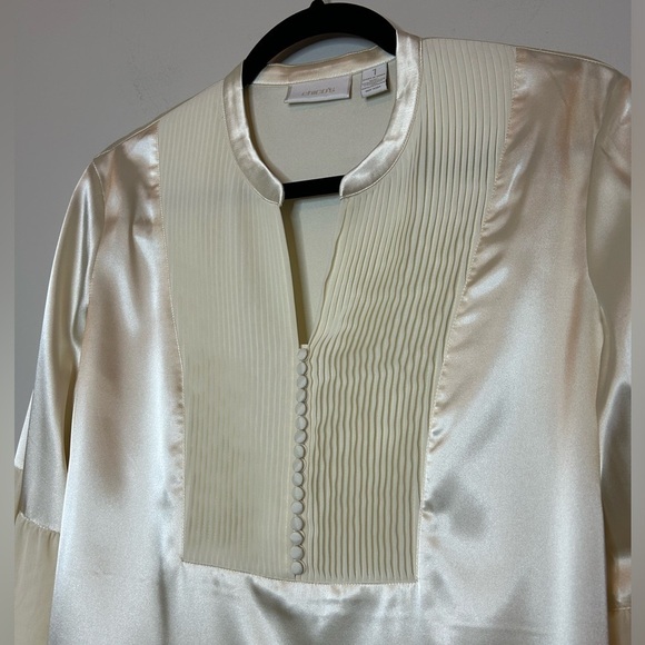 Chico’s Women’s Poet Pleated Ivory Satin Blouse Size M - Picture 3 of 8
